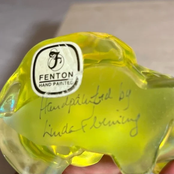 Sold!! Fenton Glass Hand Painted Topaz Opalescent Vaseline Glass Cat - Picture 7 of 8